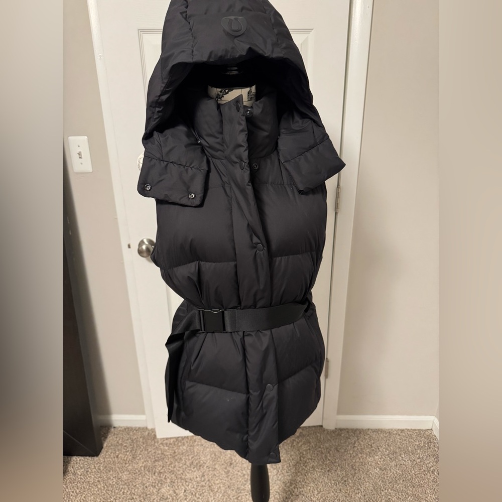 Lululemon Winder Puff Vest with belt